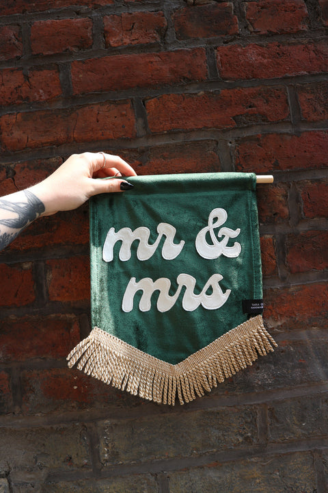 Mr & Mrs | Green Velvet Banner